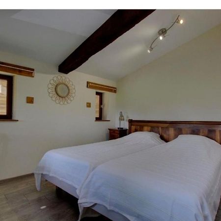 Chambres D'Hotes Les Vignes Montcet Exteriör bild