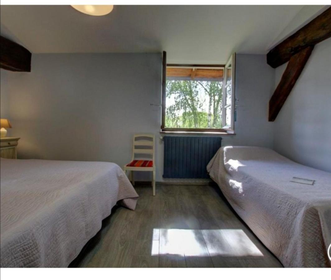 Chambres D'Hotes Les Vignes Montcet Exteriör bild