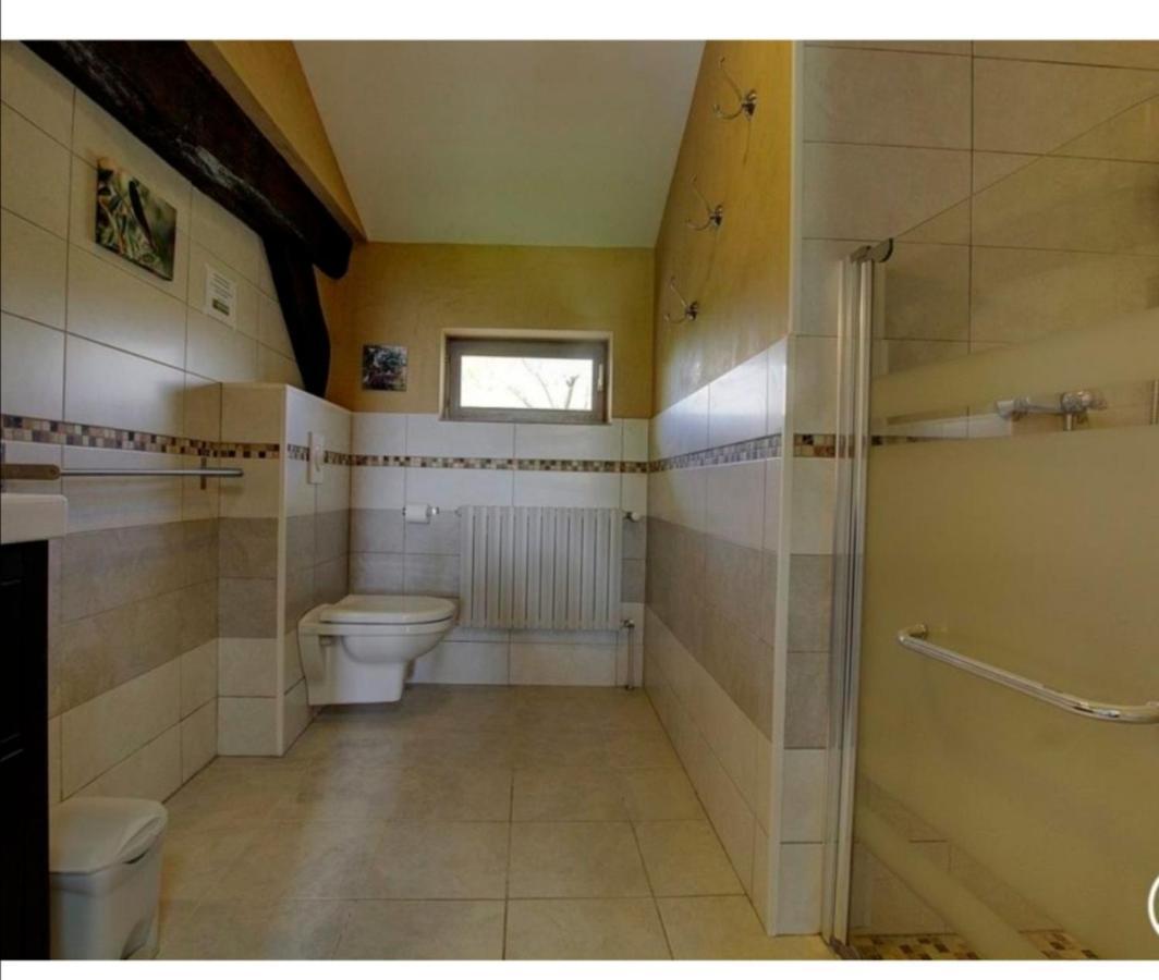 Chambres D'Hotes Les Vignes Montcet Exteriör bild