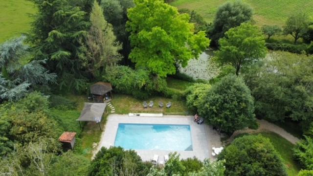 Chambres D'Hotes Les Vignes Montcet Exteriör bild